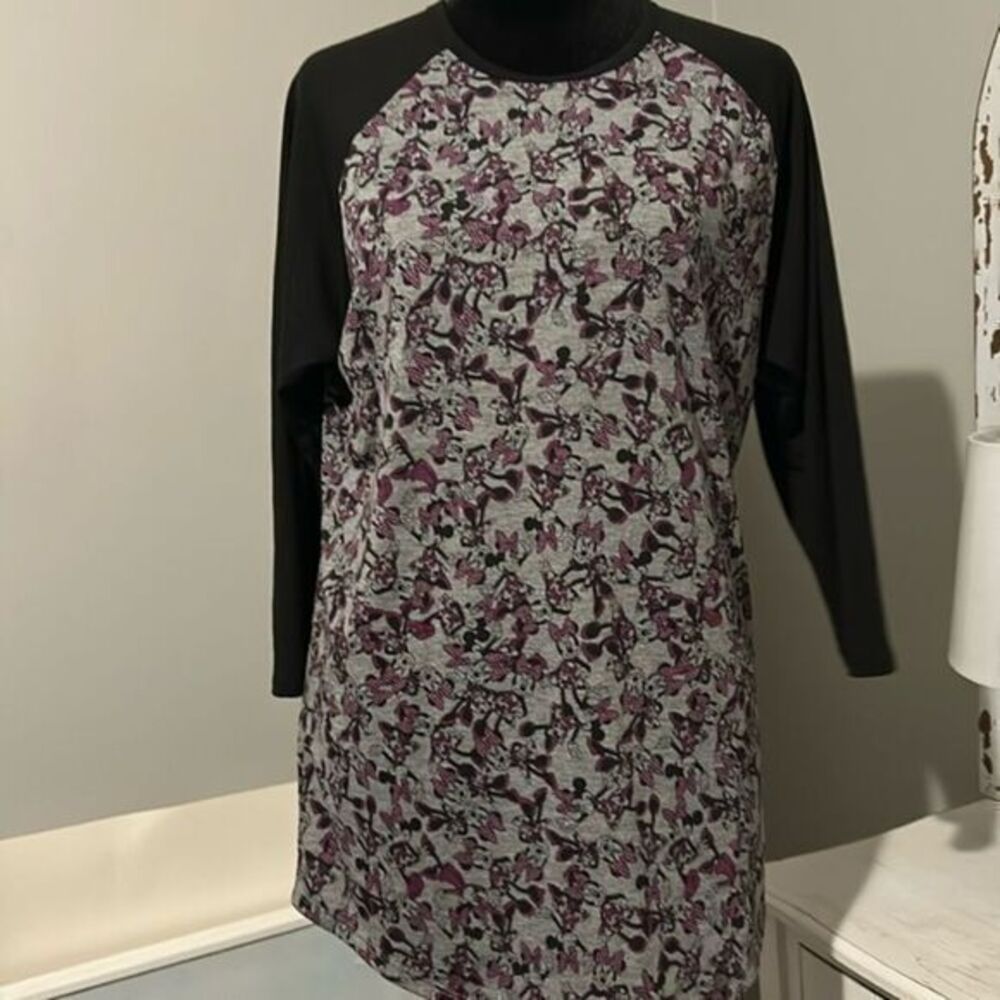 Lularoe Medium 3/4 top   E